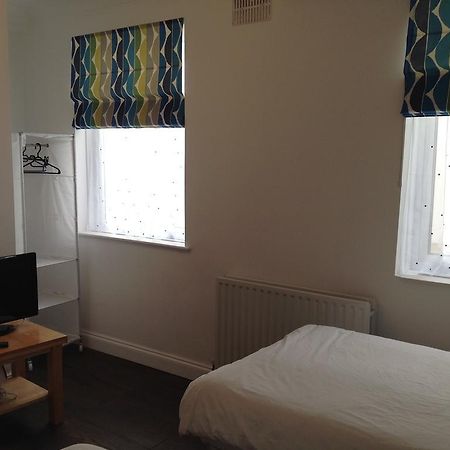 Repton Private Hotel Romford Exteriör bild