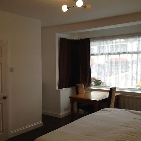 Repton Private Hotel Romford Exteriör bild