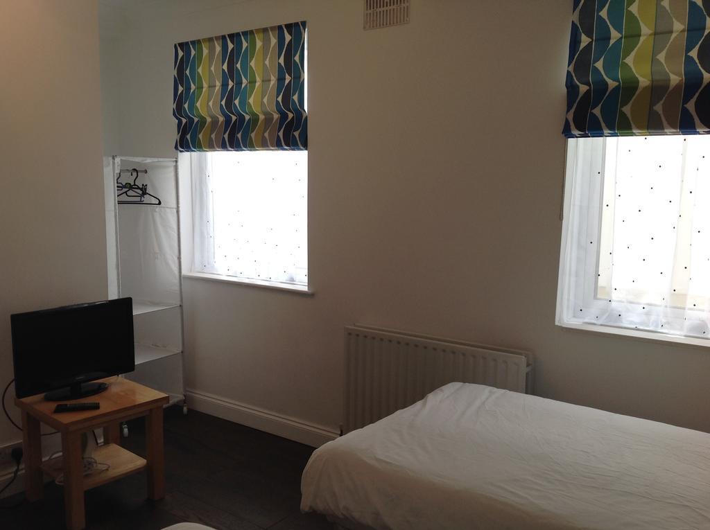 Repton Private Hotel Romford Exteriör bild